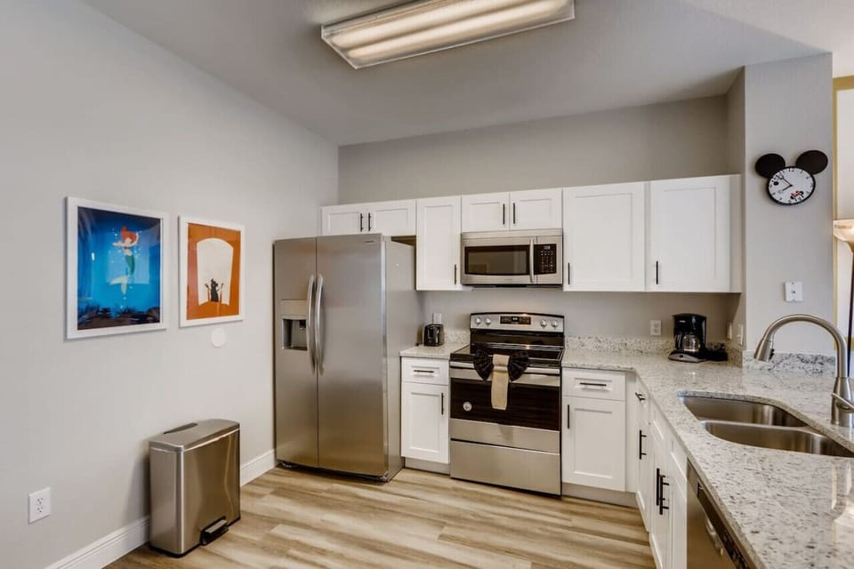 Newly renovated kitchen / new cabinets / appliances / granite counters