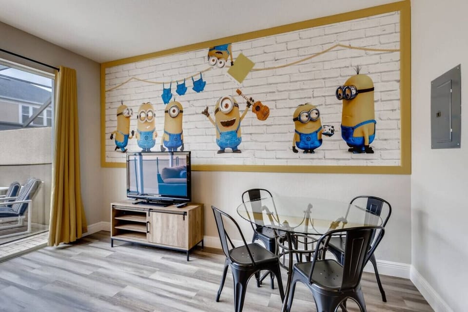 Brighten up mealtime with this playful Minion-themed dining spac