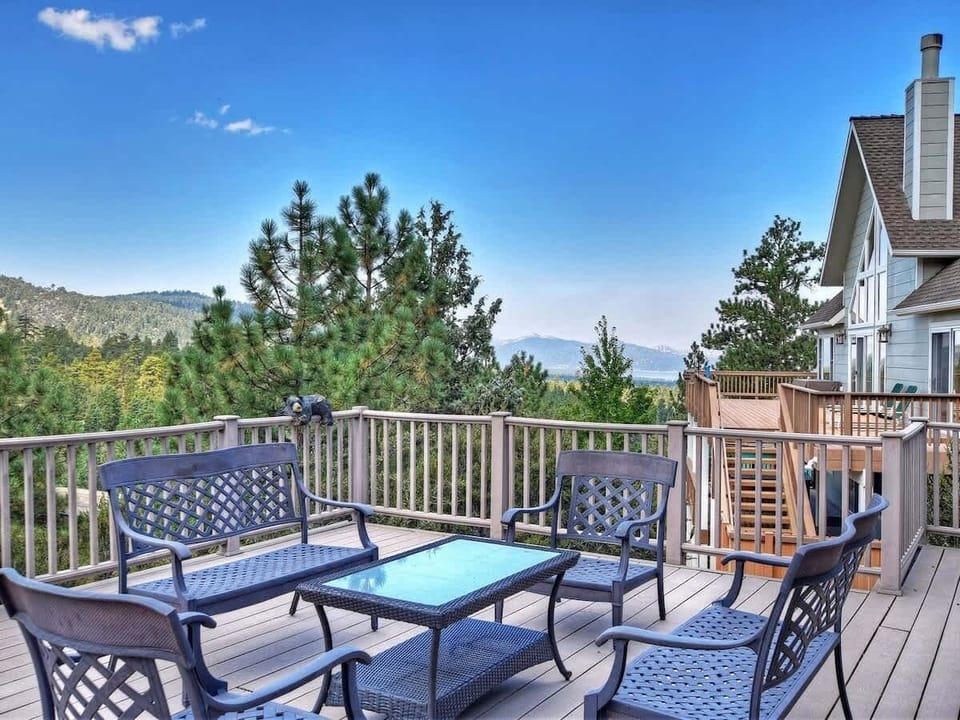 Dining Area on back deck.