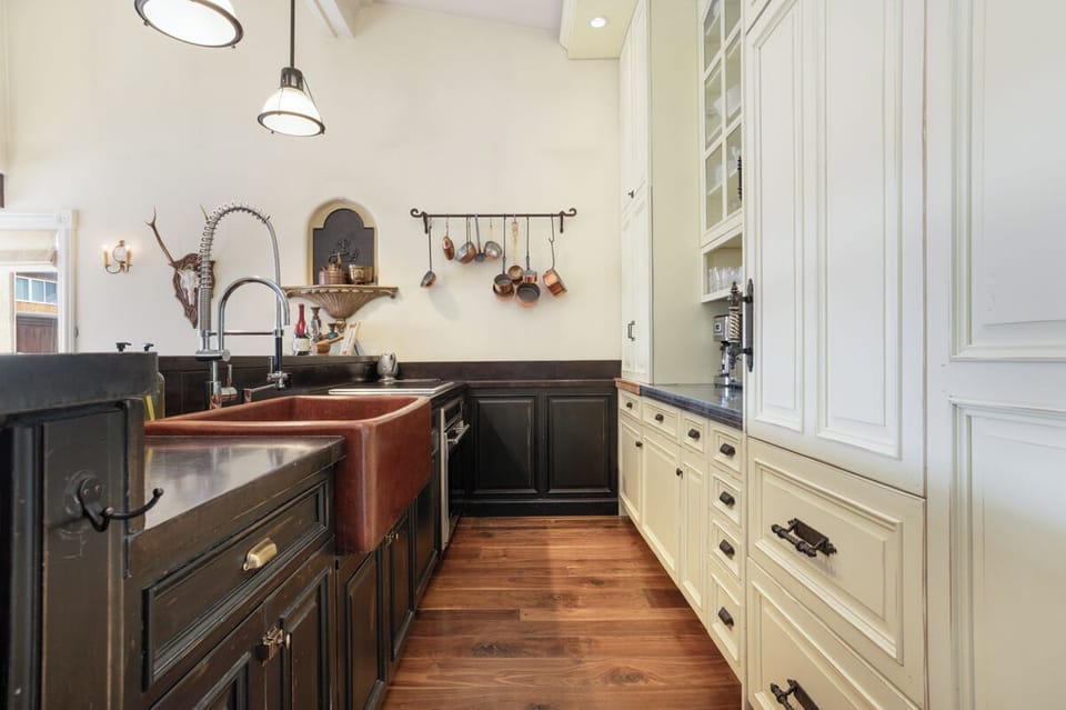 Sub-Zero refrigerator, Wolf Cooktop, Stove & Oven, copper/cast iron pots & pans!