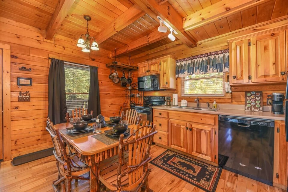 Well laid out kitchen area with all the necessities.