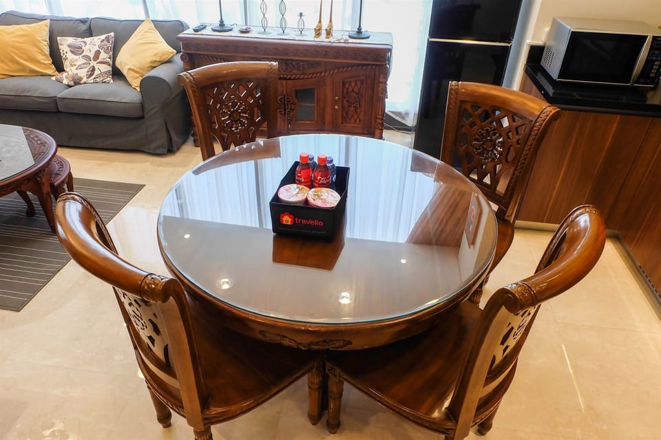 Room | In-room dining