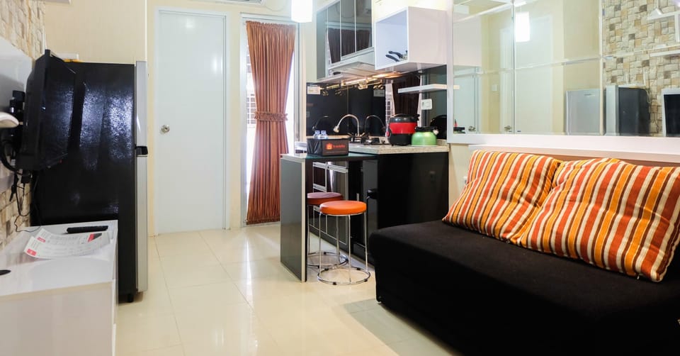 Room | Living area | TV