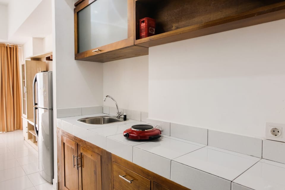 Room | Private kitchen | Fridge, stovetop, cookware/dishes/utensils