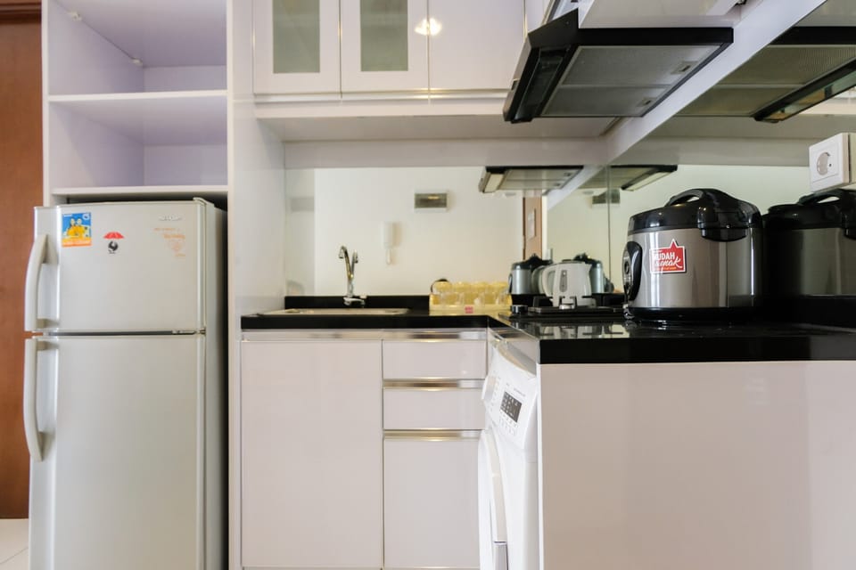 Room | Private kitchen | Fridge, stovetop, electric kettle, cookware/dishes/utensils