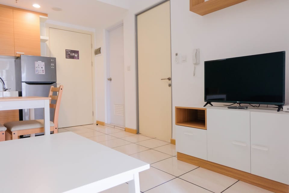 Room | Private kitchen | Fridge, stovetop, cookware/dishes/utensils