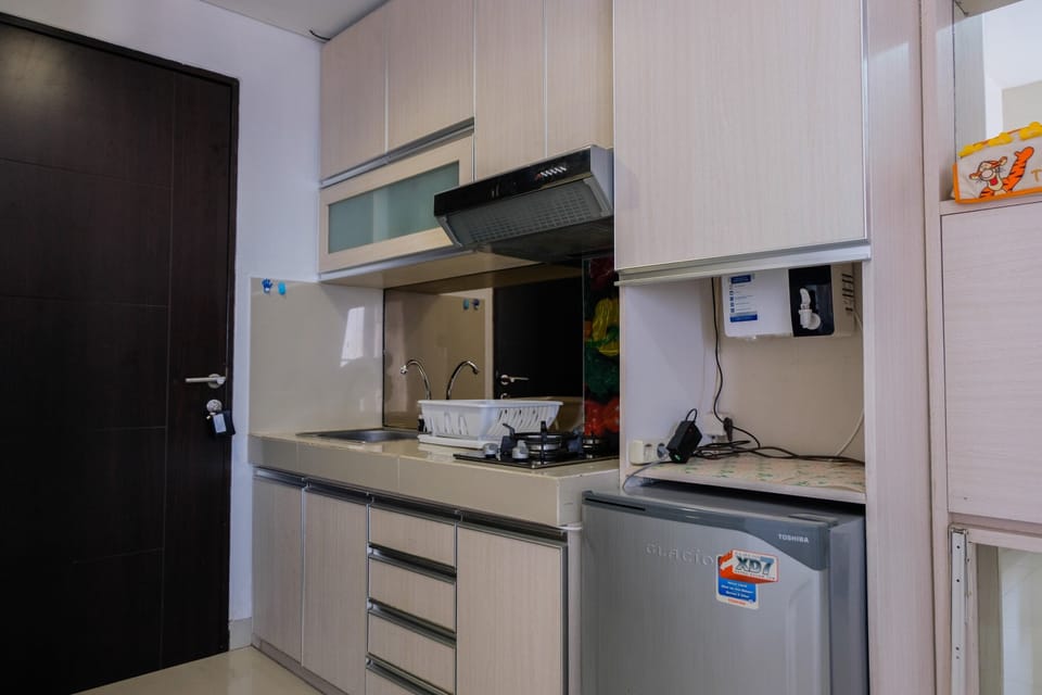 Room | Private kitchen | Fridge, stovetop, electric kettle, cookware/dishes/utensils