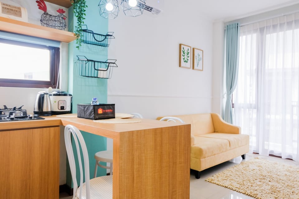 Room | Private kitchen | Fridge, stovetop, cookware/dishes/utensils