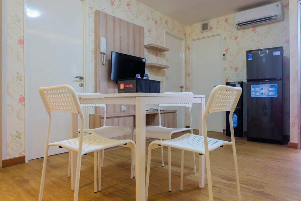 Room | In-room dining