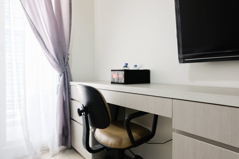 Room | Private kitchen | Fridge, stovetop, electric kettle, cookware/dishes/utensils