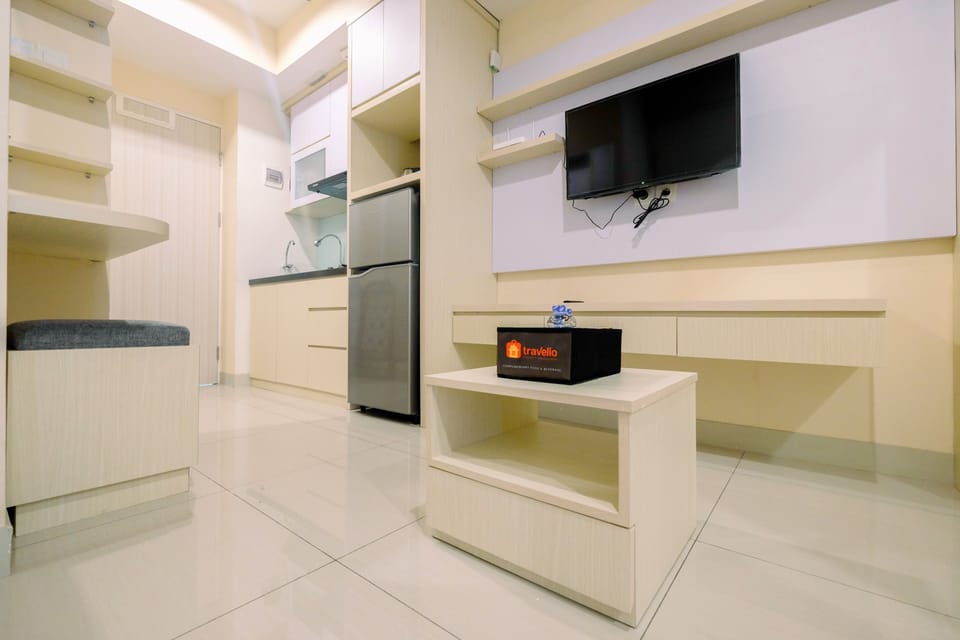 Room | Private kitchen | Fridge, stovetop, cookware/dishes/utensils
