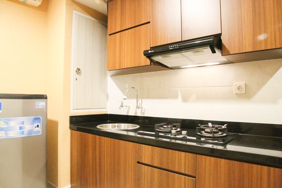 Room | Private kitchen | Fridge, stovetop, cookware/dishes/utensils