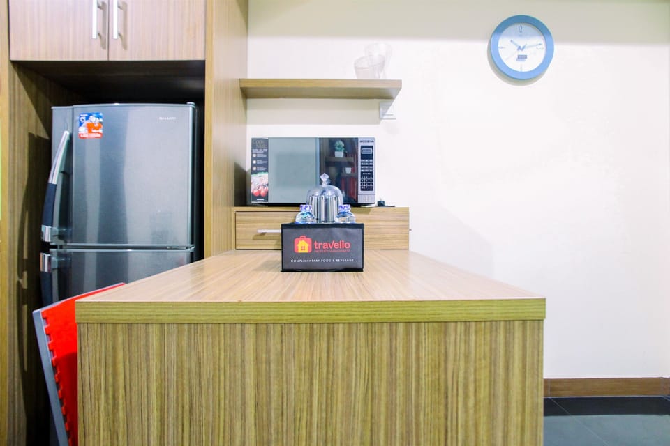Room | Private kitchen | Fridge, microwave, stovetop, electric kettle