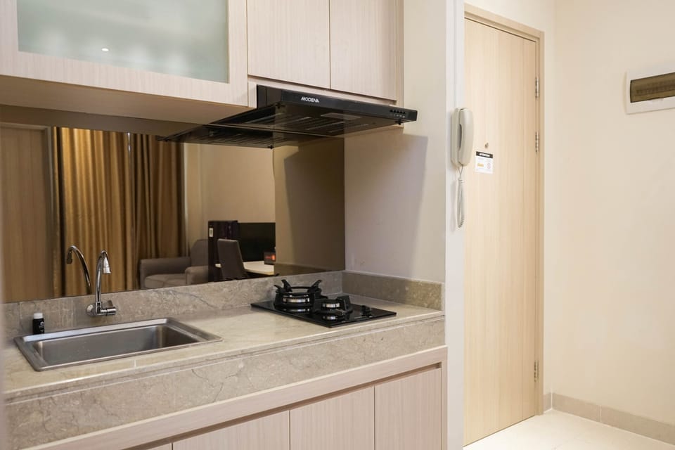 Room | Private kitchen | Fridge, stovetop, cookware/dishes/utensils