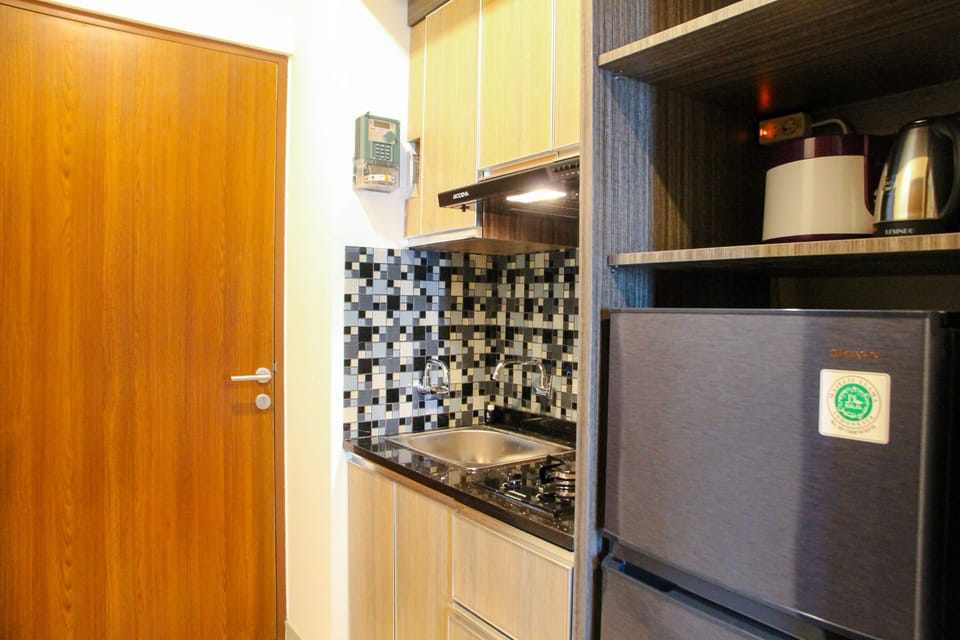 Room | Private kitchen | Fridge, stovetop, electric kettle, cookware/dishes/utensils