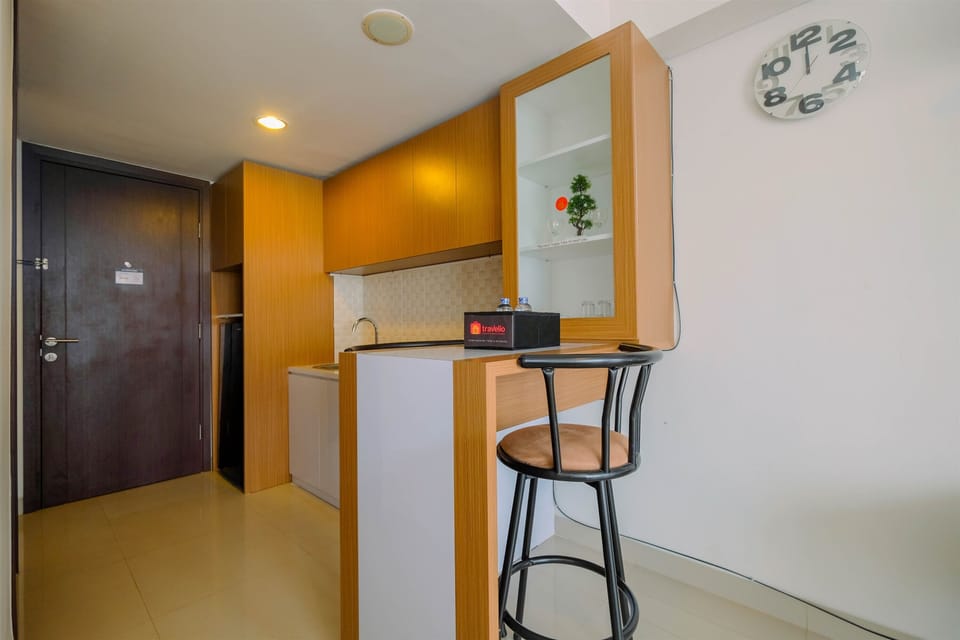 Room | Private kitchen | Fridge, stovetop, cookware/dishes/utensils