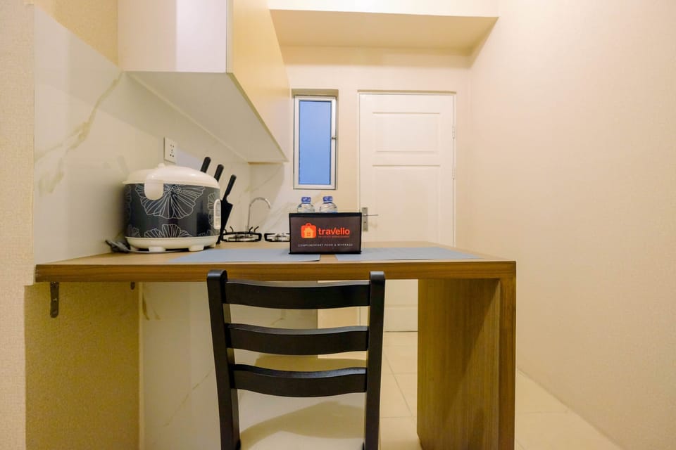 Room | Private kitchen | Fridge, stovetop, electric kettle, cookware/dishes/utensils