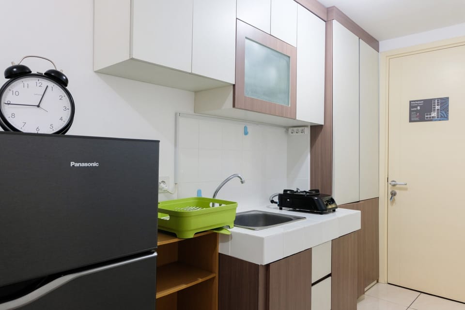 Room | Private kitchen | Fridge, stovetop, electric kettle, cookware/dishes/utensils