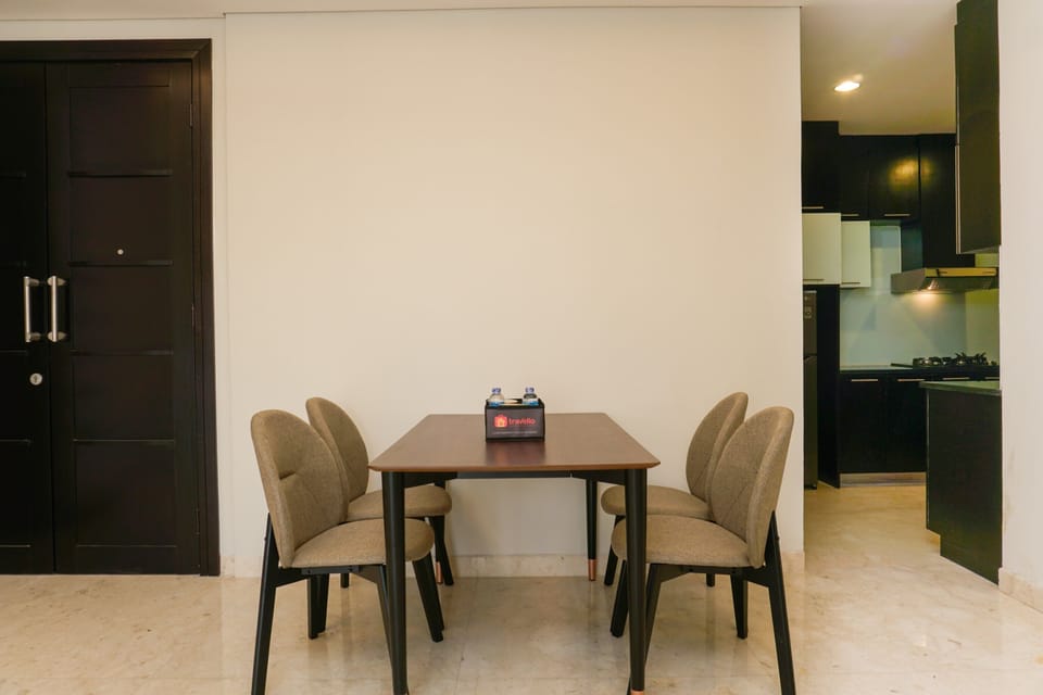 Room | In-room dining