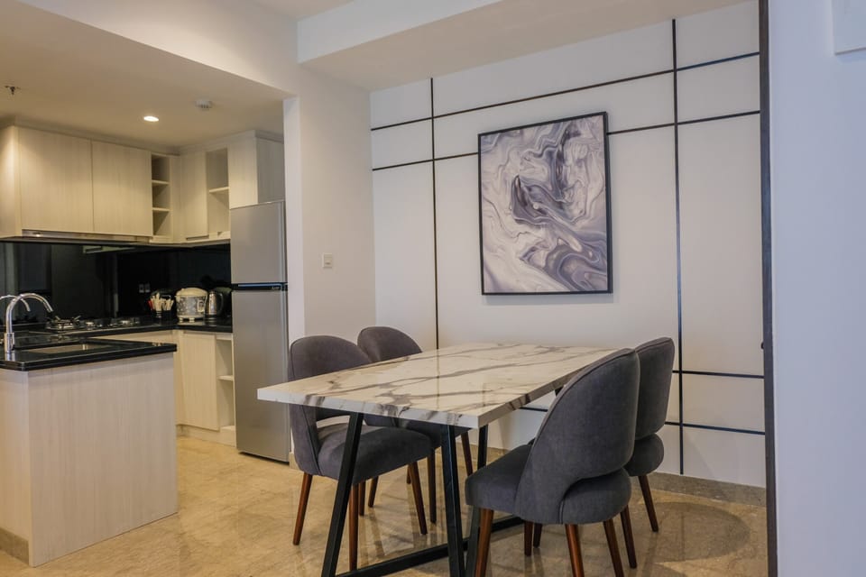 Room | Private kitchen | Fridge, stovetop, cookware/dishes/utensils