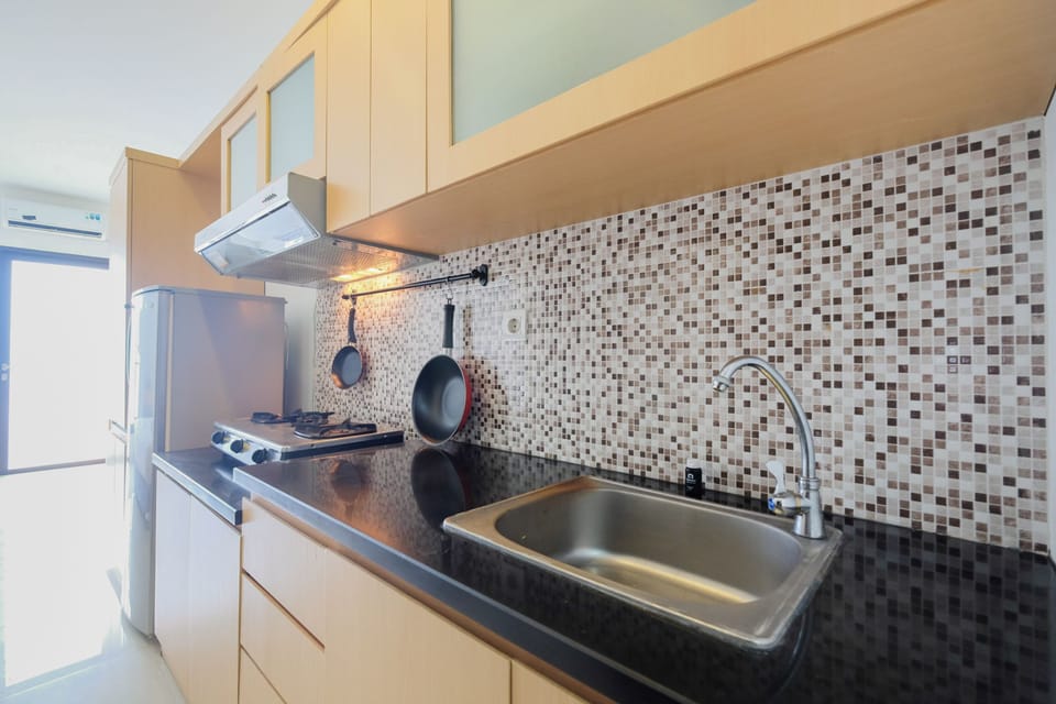 Room | Private kitchen | Fridge, stovetop, cookware/dishes/utensils