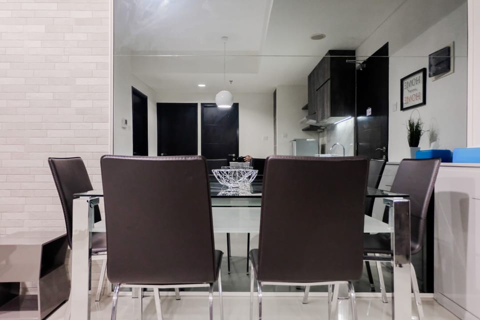 Room | In-room dining