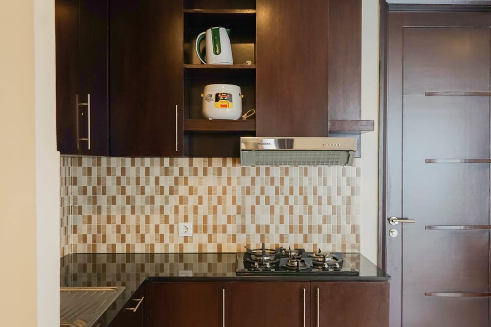 Room | Private kitchen | Fridge, stovetop, cookware/dishes/utensils
