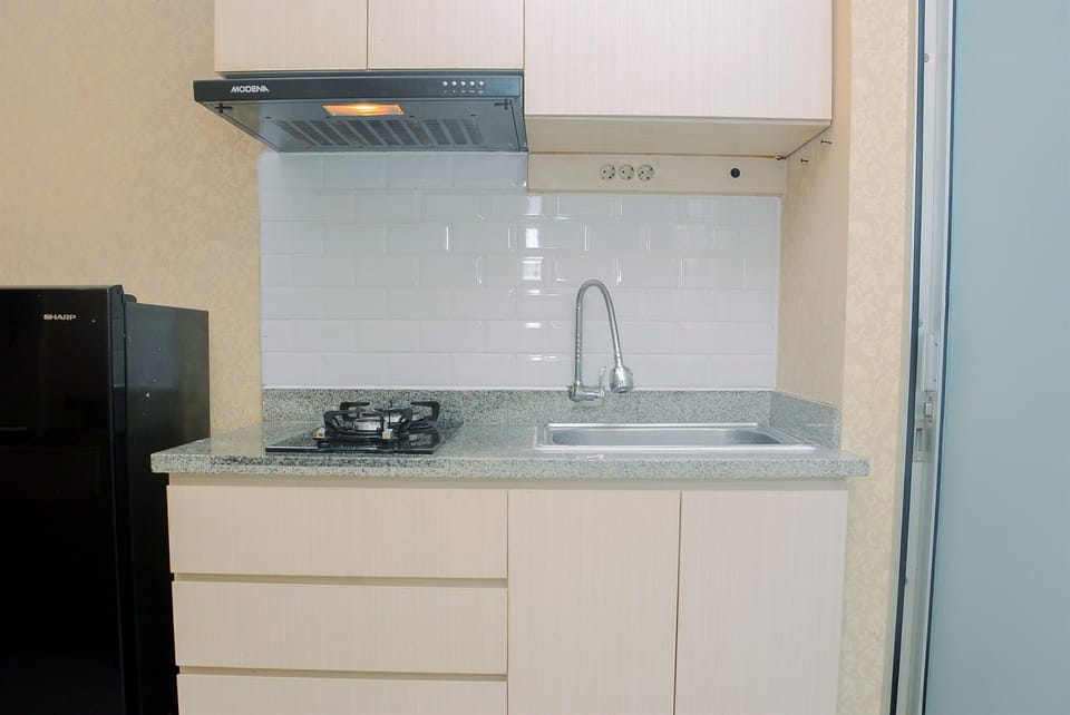 Room | Private kitchenette | Fridge, stovetop, dishwasher, electric kettle