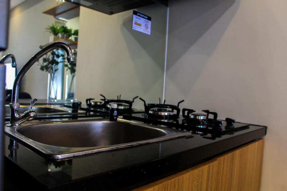 Room | Private kitchen | Fridge, stovetop, dishwasher, electric kettle
