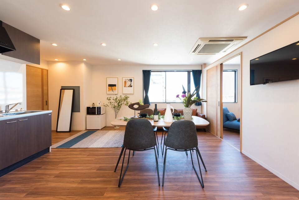 Apartment | Living area | Flat-screen TV