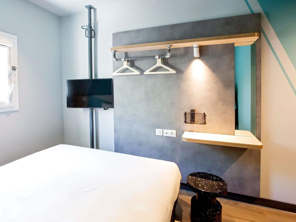 Standard Room, 1 Double Bed | Desk, blackout drapes, iron/ironing board, free WiFi
