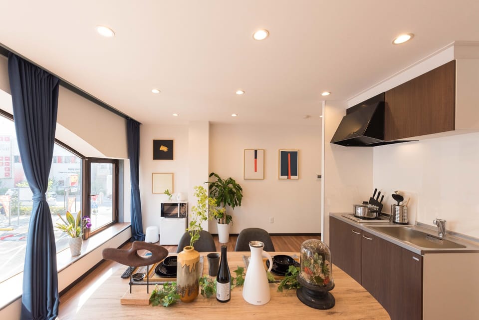 Apartment | Living room | Flat-screen TV