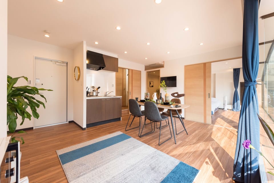 Apartment | Living area | Flat-screen TV