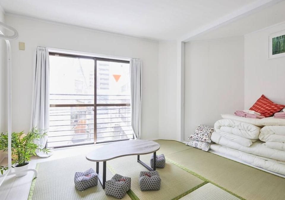 Apartment | Living room | Flat-screen TV