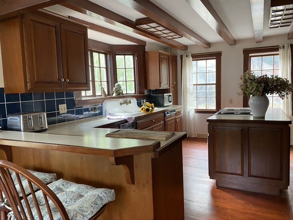 1st Floor: Kitchen (looking towards the front of house)