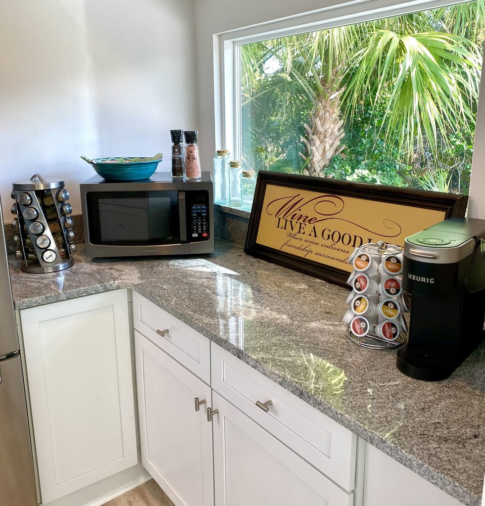 A few kitchen appliances 