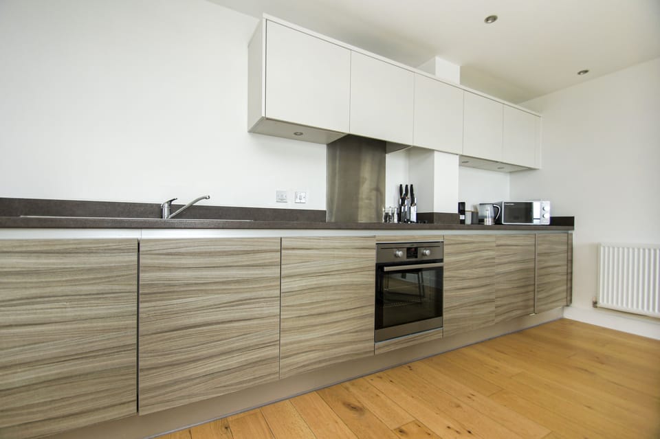 Cottage | Private kitchen | Oven, stovetop, dishwasher, electric kettle