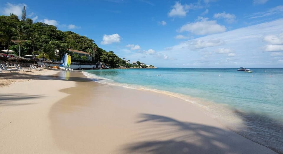 Blue Waters Beach - 12-15 minute walk or 1 minute drive from the cottages