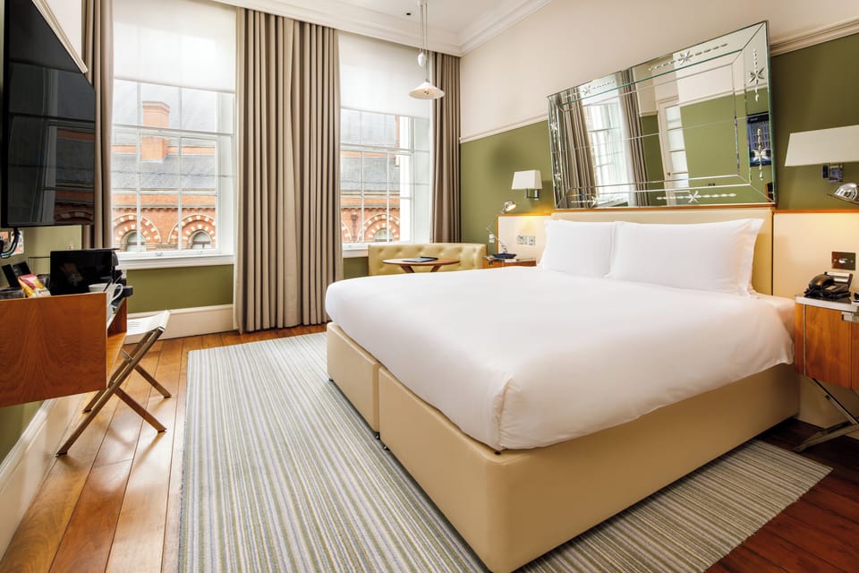 Victorian, Larger Guest Room, King | Egyptian cotton sheets, in-room safe, individually decorated