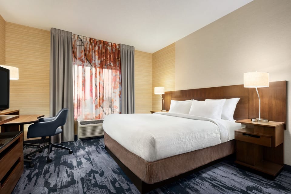 Hypo-allergenic bedding, in-room safe, desk, laptop workspace