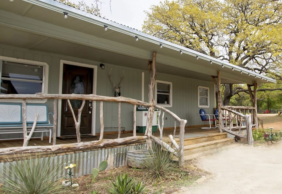 Custom cabin tucked on wildlife preserve