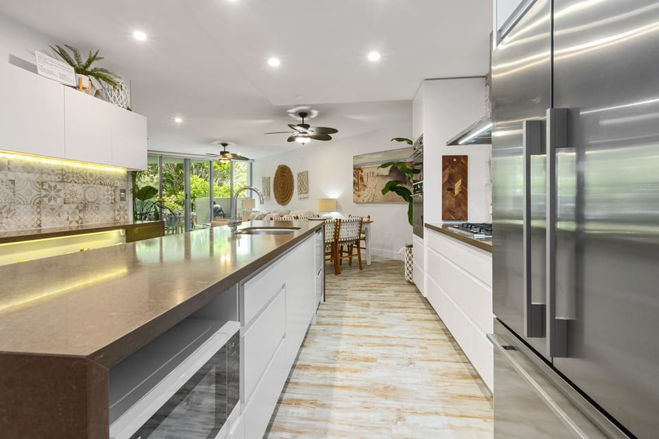3 Bedroom Swim Up Apartment | Private kitchen | Coffee/tea maker, full-size fridge, microwave, oven