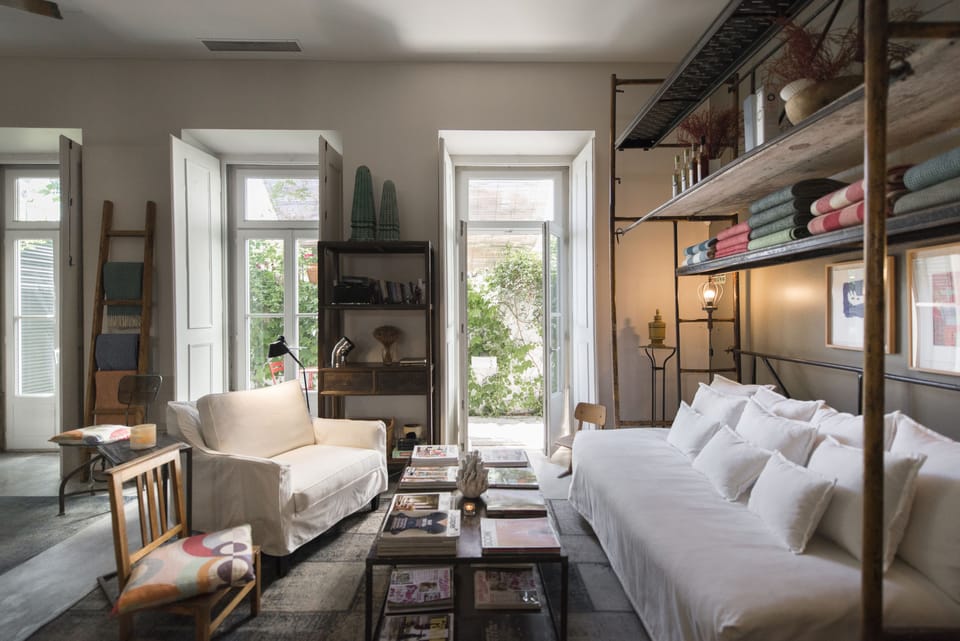 Casa Das Janelas Com Vista Bed and Breakfast in Lisbon