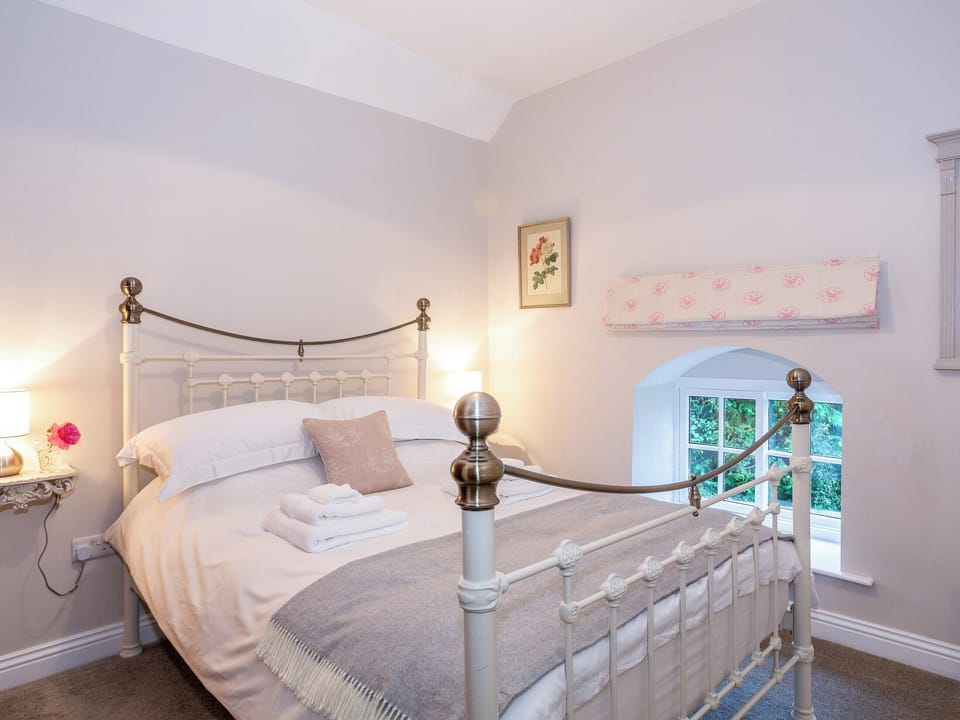Double bedroom | Wren Cottage, Thirlby, near Thirsk