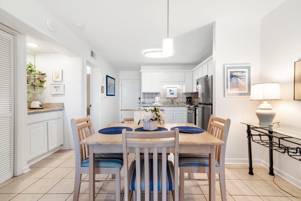 Dining Area with a Table and 4 Chairs