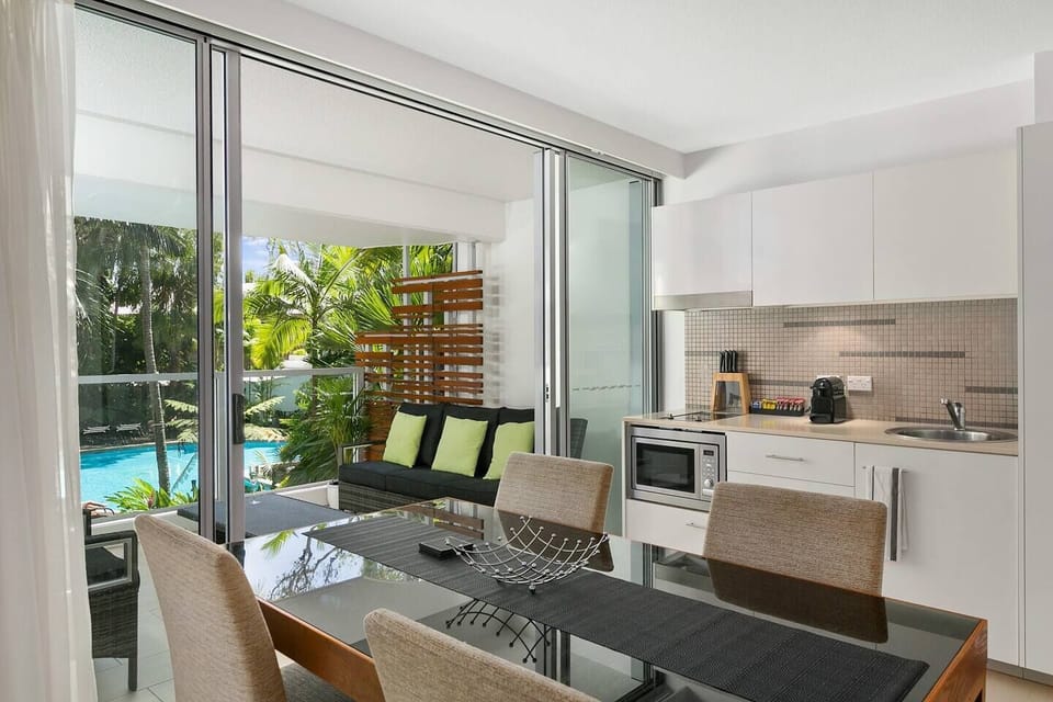 Kitchenette and Dining
