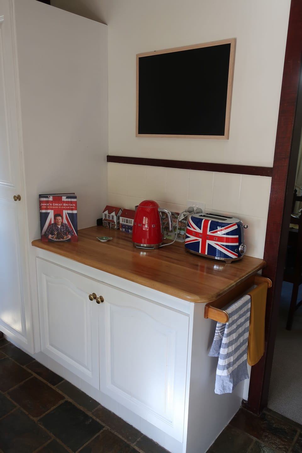 Gorgeous Tea making hub