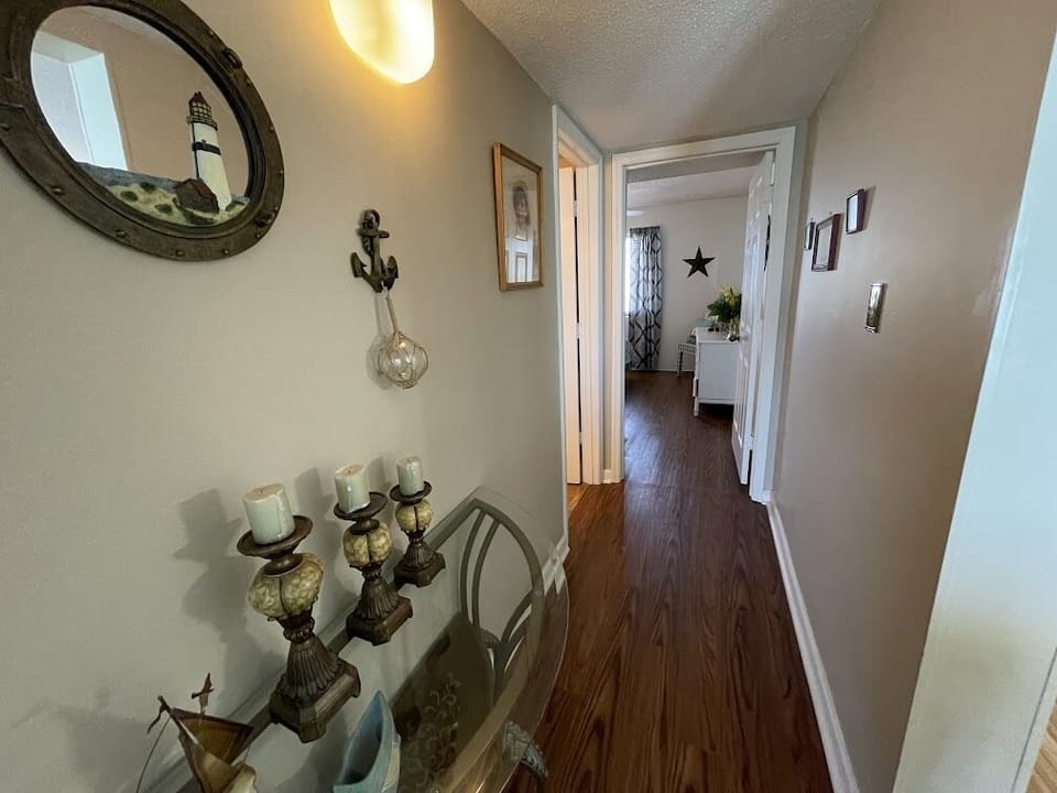 To hall bath and bedroom 2
