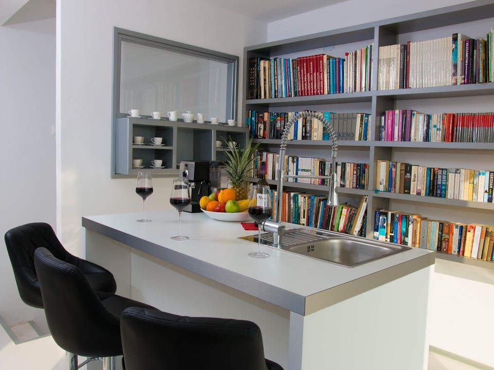 Villa | Dining