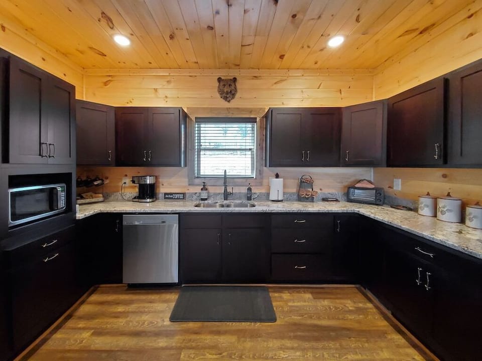 Smoky Mountain Dreams' fully equipped kitchen